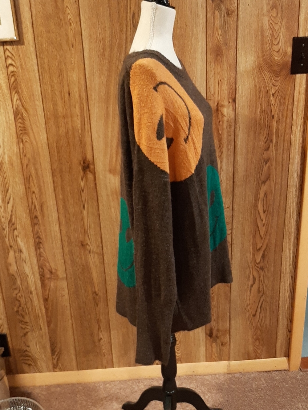 🥀NWT Davi & Dani Brown Smiley-Face Fuzzy Long-Sleeve Sweater (1XL)🥀 - Picture 4 of 7